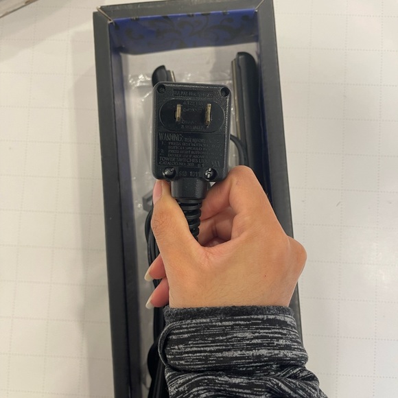 G.S.S. TITANIUM LE HAIR STRAIGHTNER - Picture 6 of 7